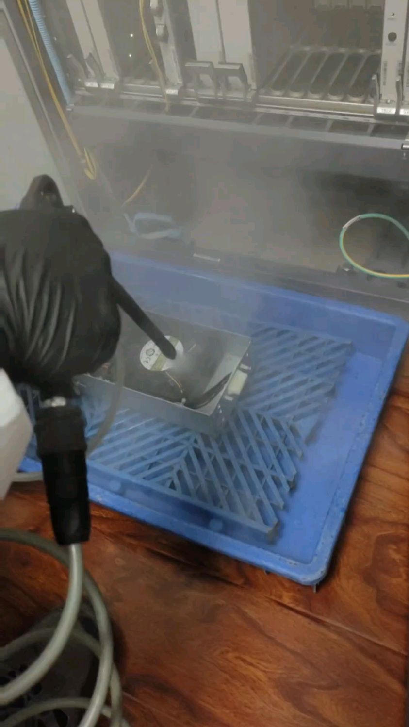 通信设备带电清洗 专业机房服务器除尘 报价 方案100