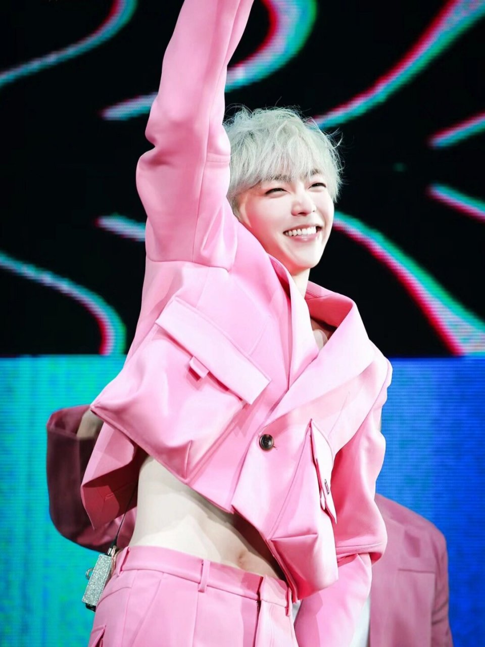 94,真的是一整个被帅到啊~  我第一次见到陈立农是在一个综艺节目上