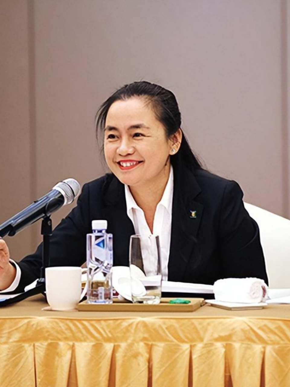 揭秘背后的传奇故事  范红卫,一个名字背后的传奇.