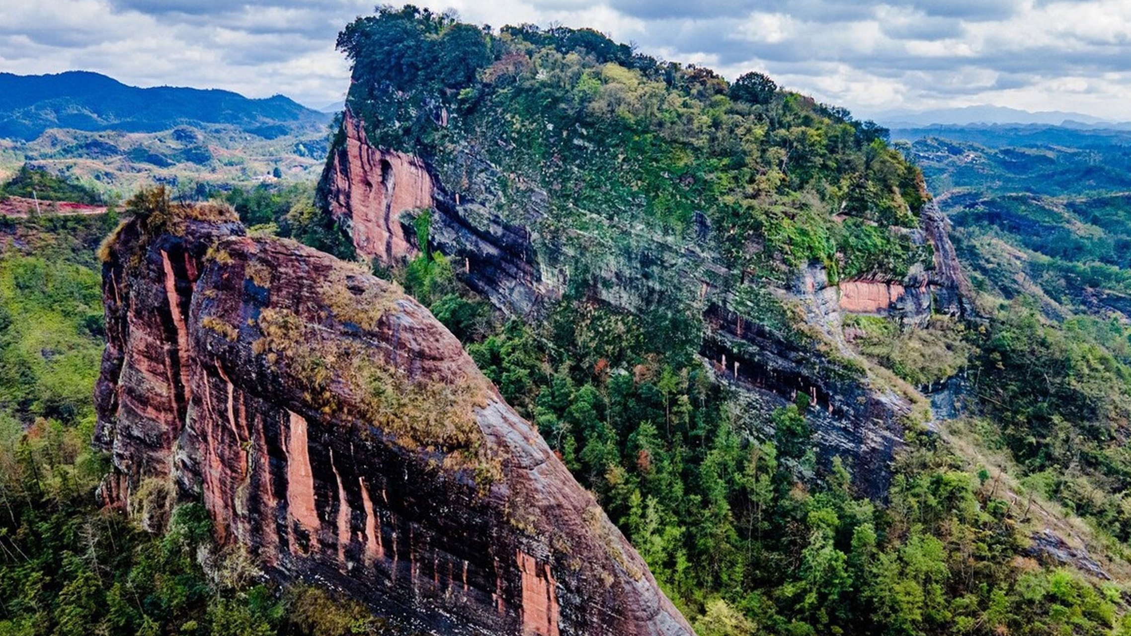 江西赣州,一个被自然美景环抱的神奇之地,于都县贡江镇宽石寨更是风景
