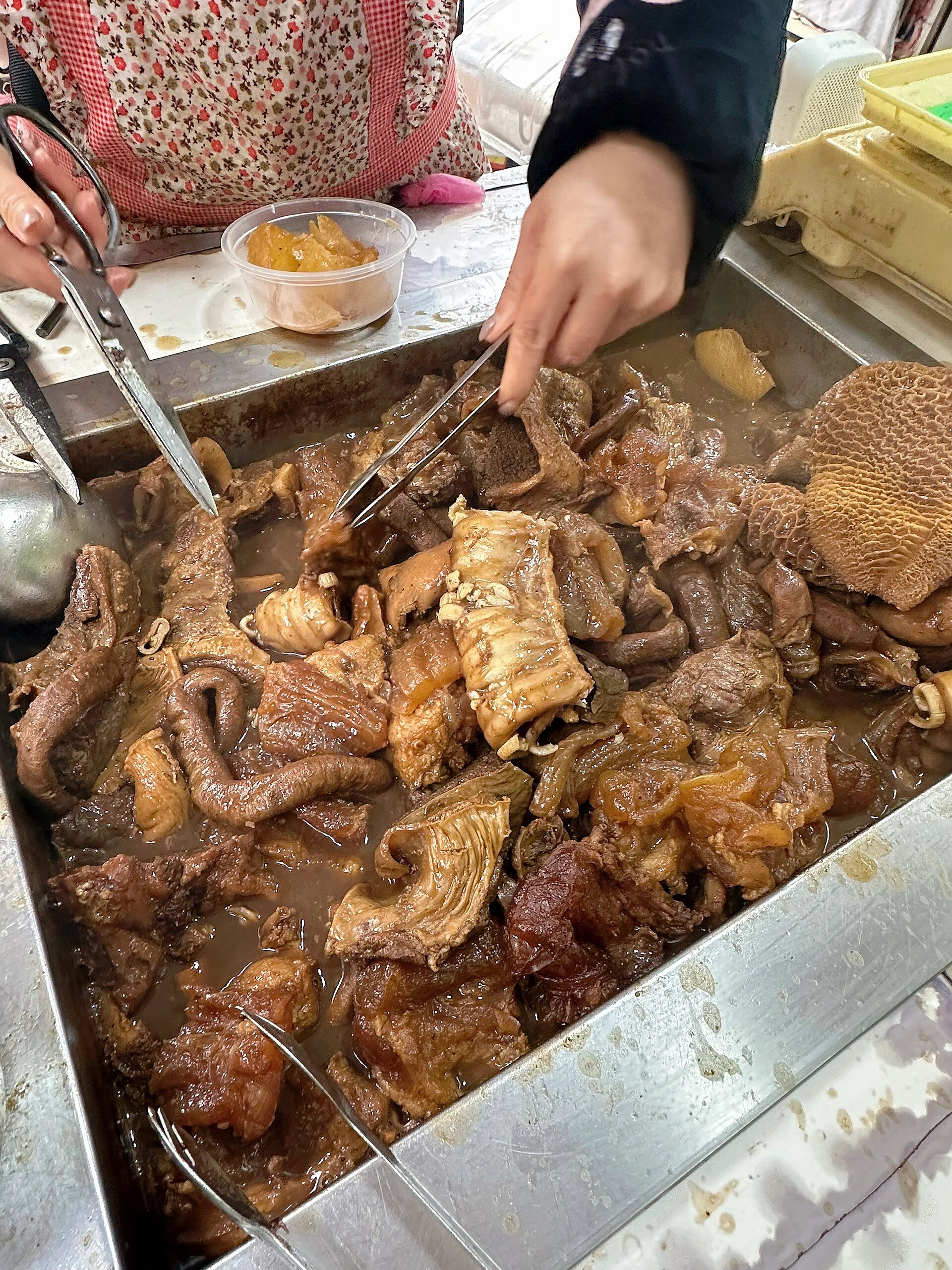 我是偶然路过这里,被牛杂的香气吸引过来的