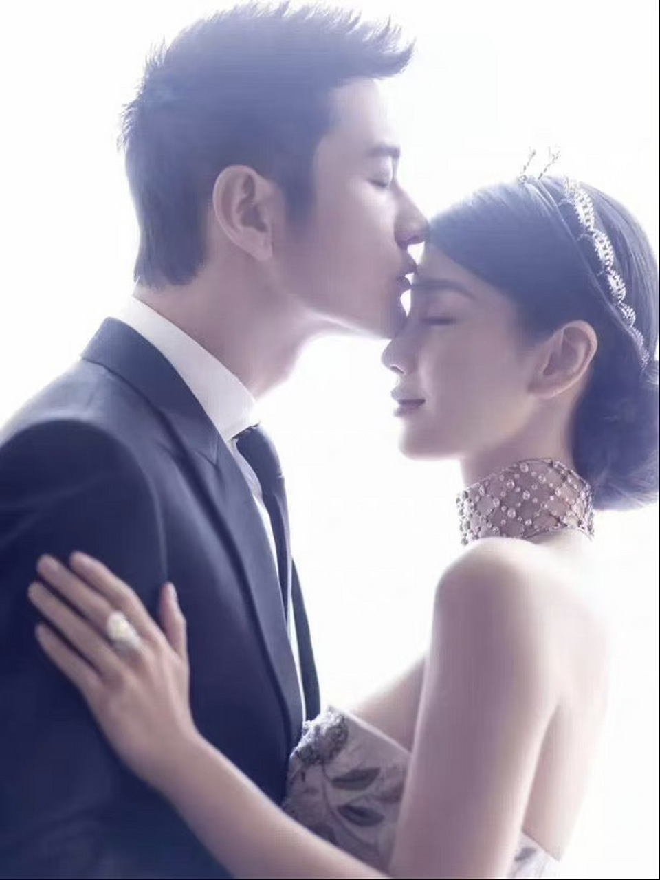 黄晓明和baby的这组婚纱照简直美翻了!