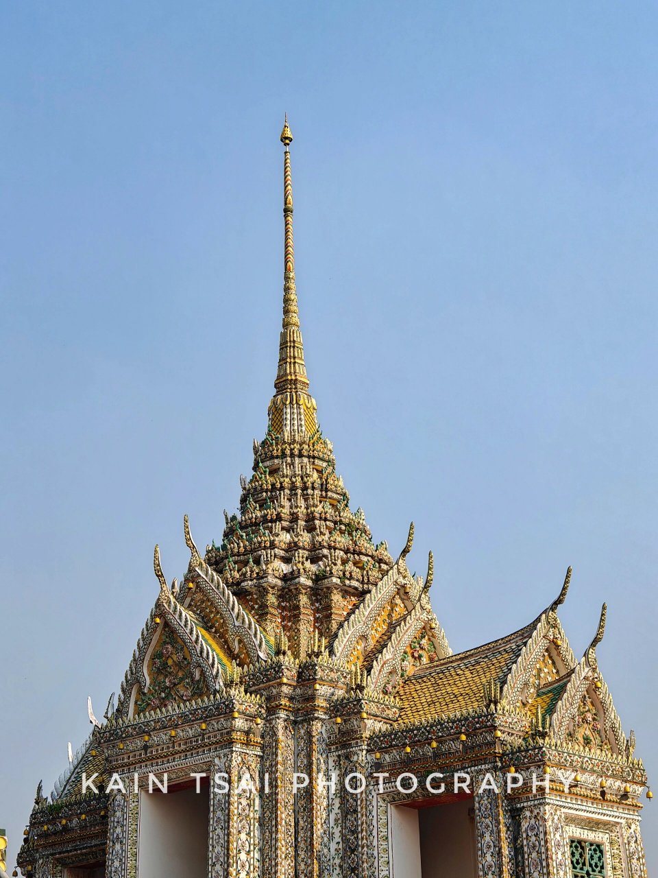 泰国郑王庙旅行攻略  郑王庙是曼谷著名的佛教寺庙,俗称"黎明神庙".