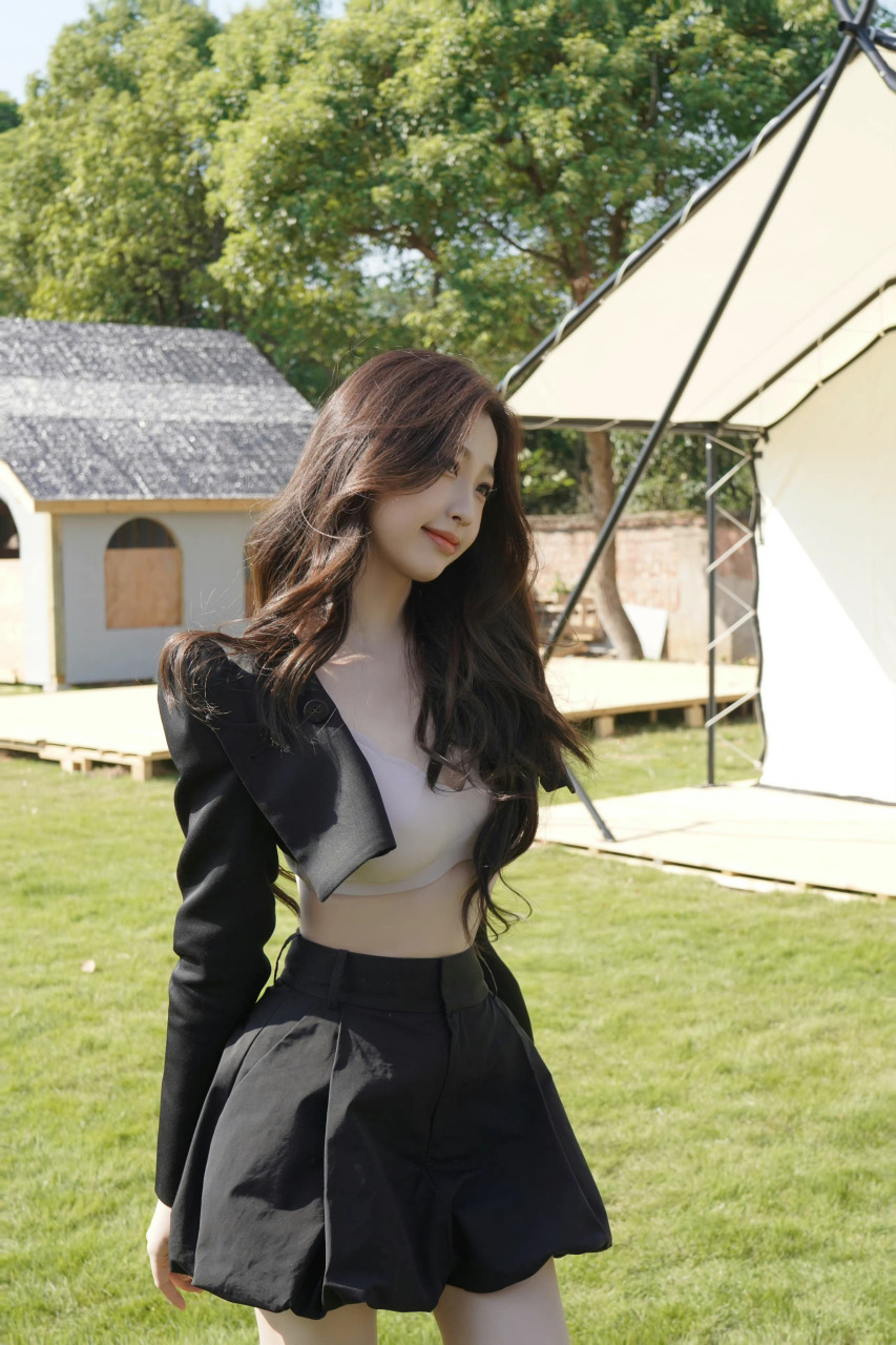 虞书欣下部剧搭档85后男星,华策内戏引期待,年龄差选角成看点  虞书欣