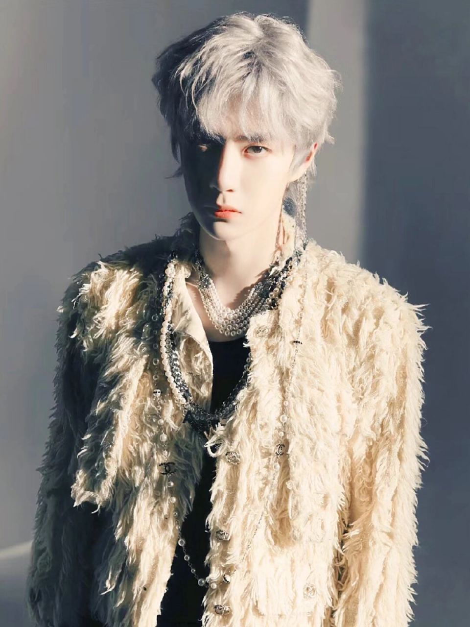 王一博|高清壁纸90这神颜,又一个宝藏男孩!