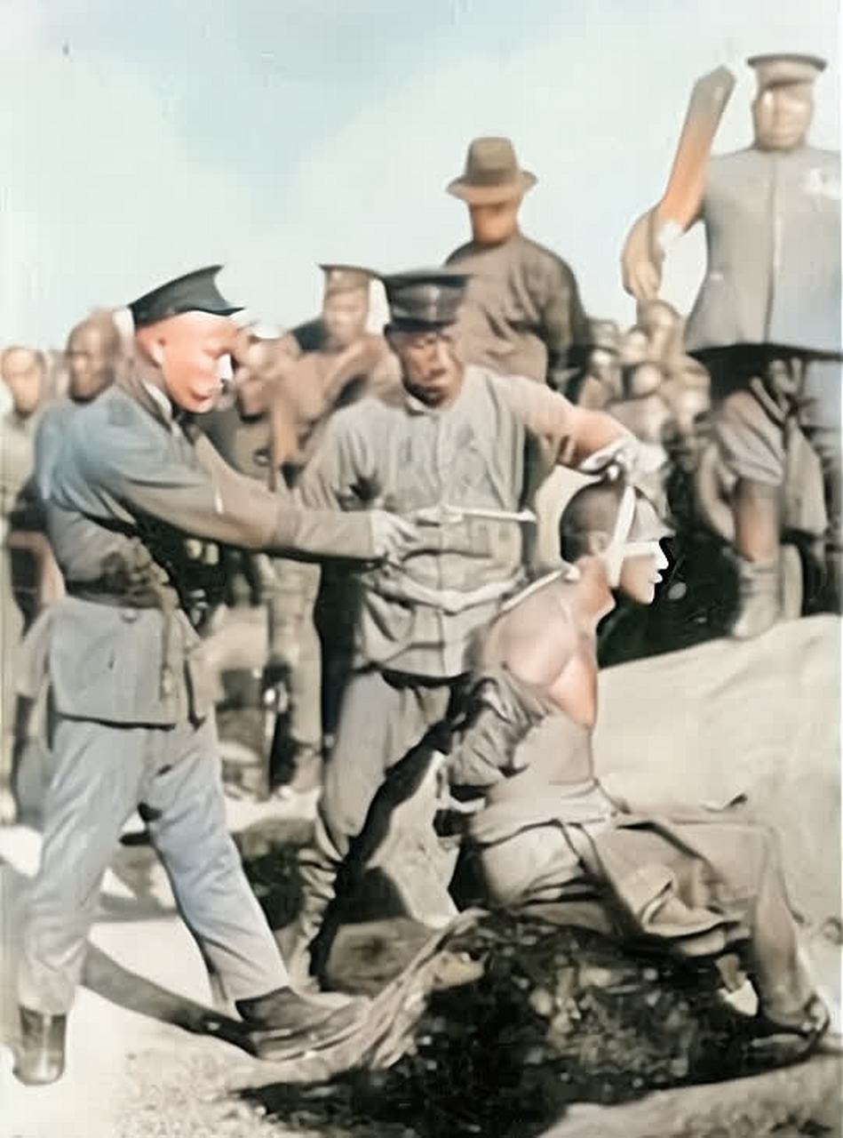 两个人分工合作