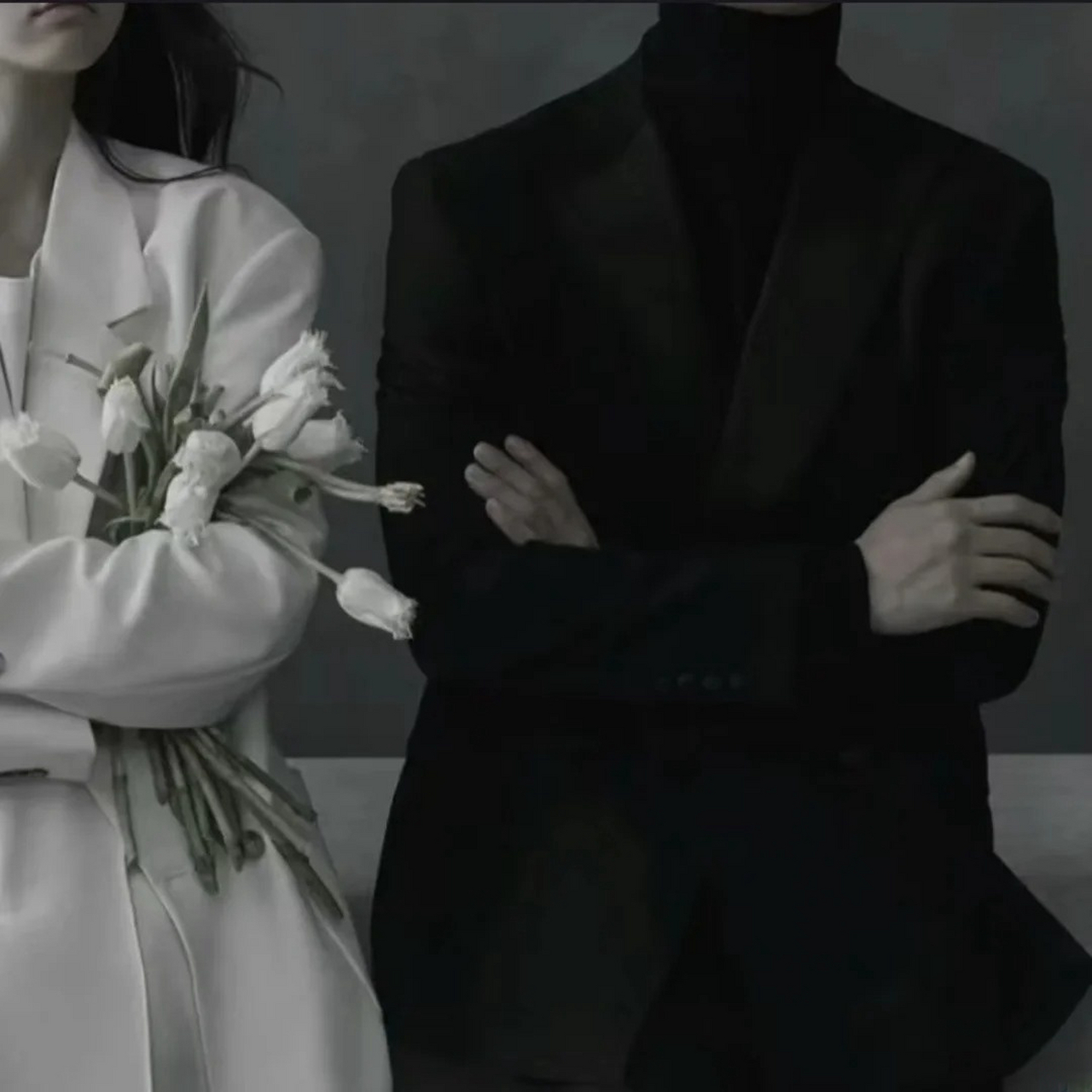 欧美禁欲系情侣头像黑白  🖤🤍在这个五彩斑斓的世界里,黑与白