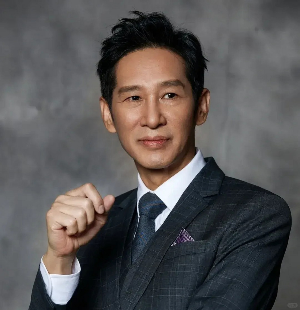 王劲松遭遇头像门:维护尊严的背后  近期,资深演员王劲松先生公开呼吁