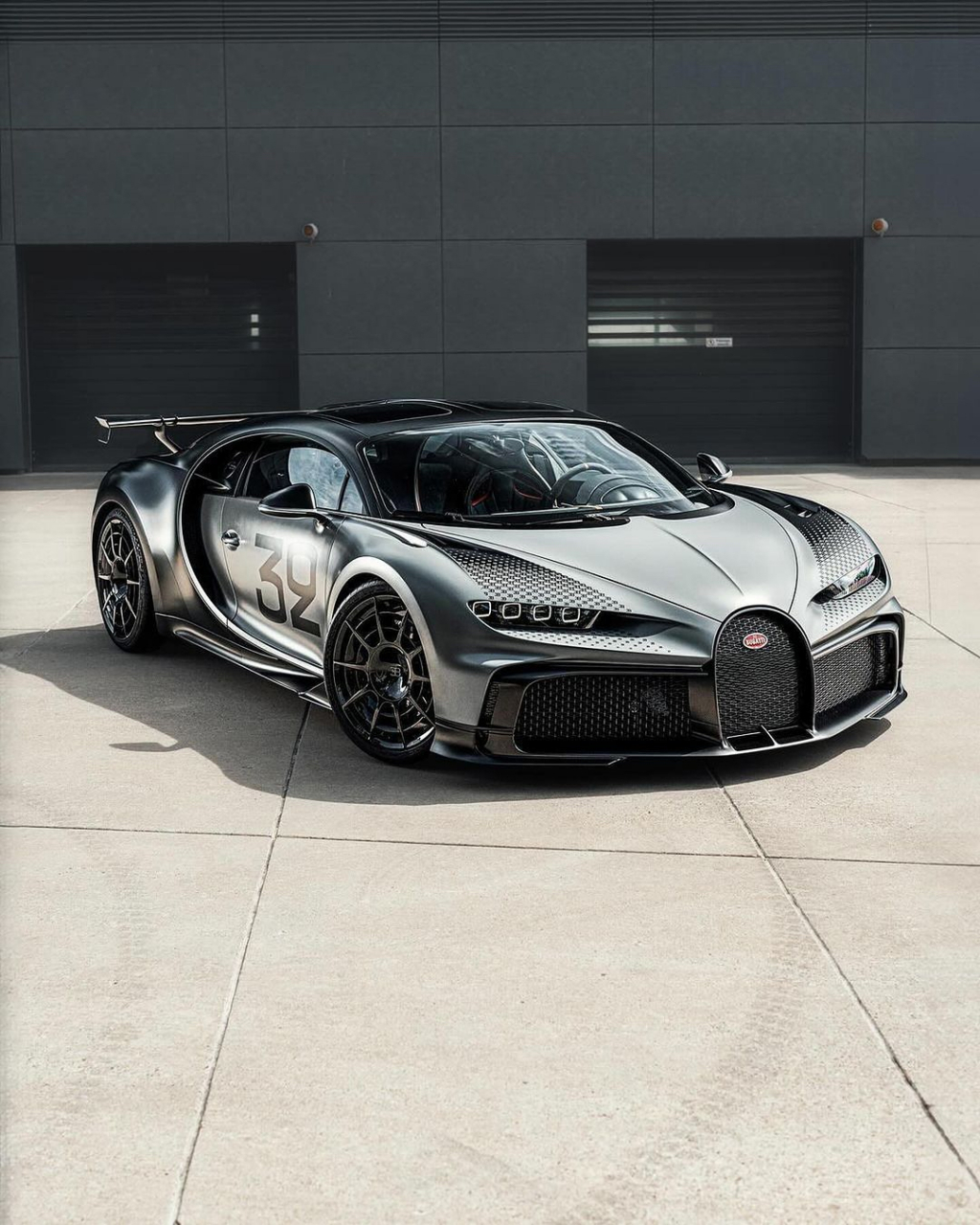 超级跑车布加迪威龙