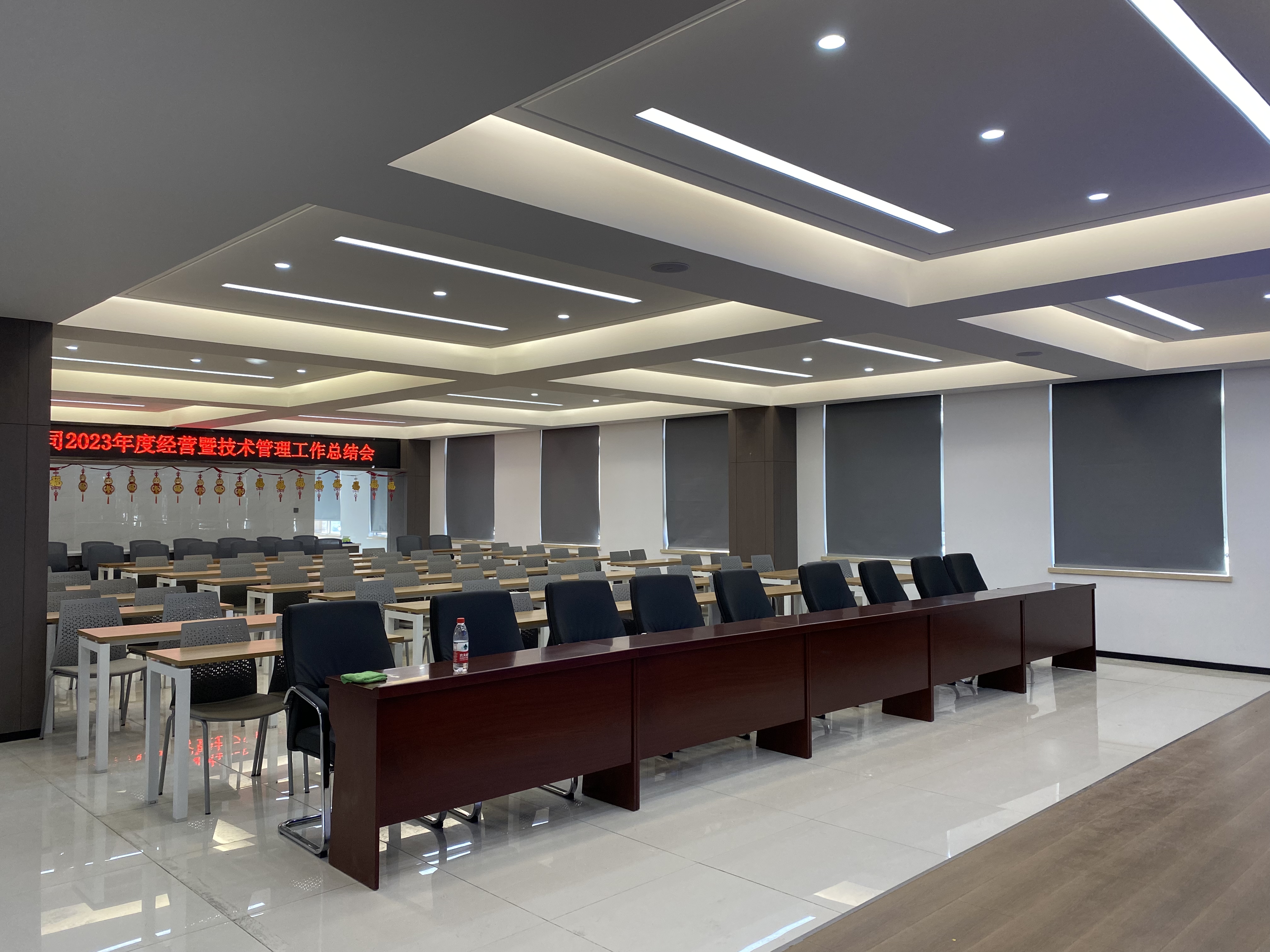 银川装修公司推荐|镹臻装饰|银川中化六建办公楼装修设计落地实景