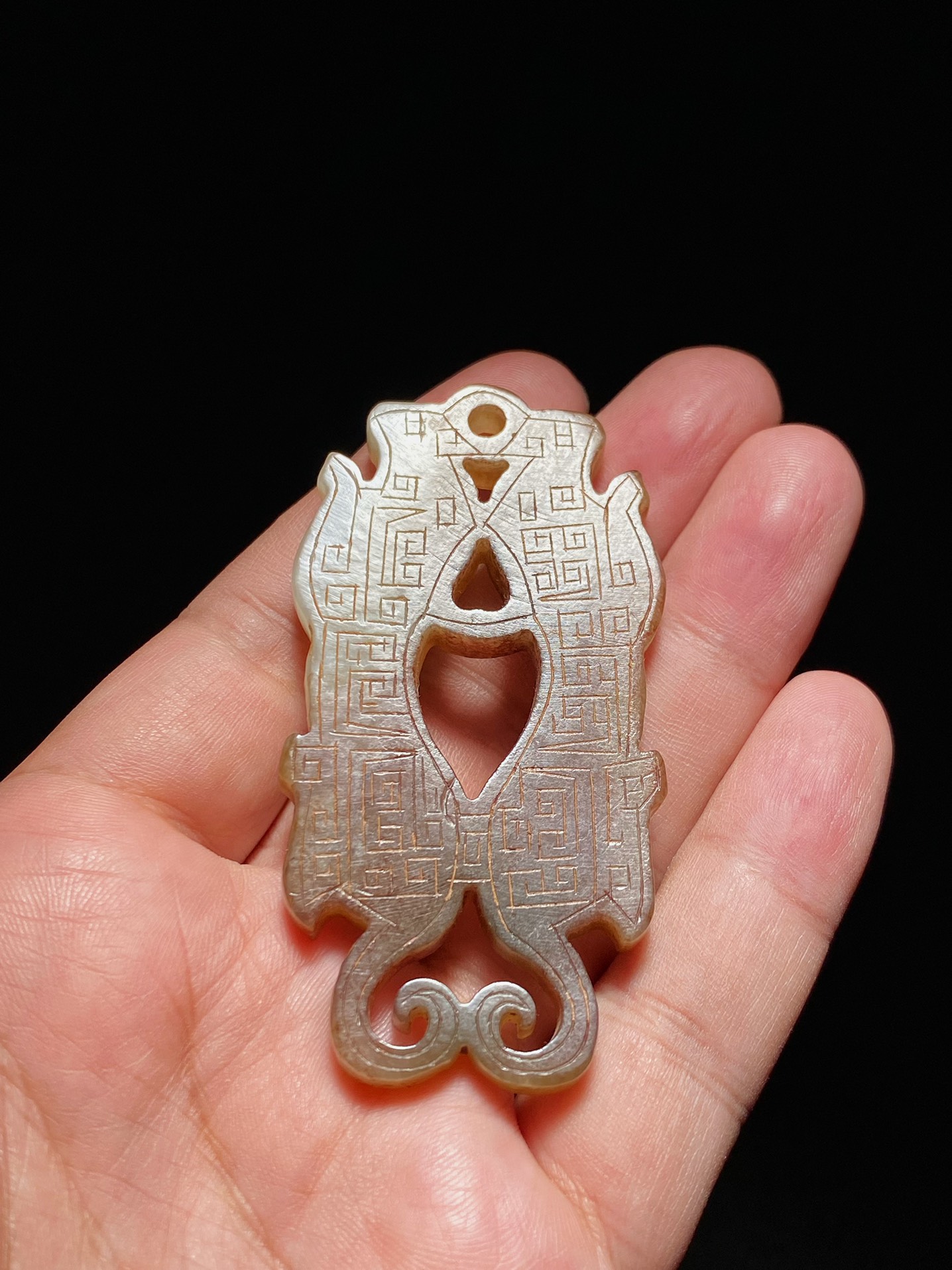 明以前 和田玉籽料受沁 双兽纹 卷云纹 玉佩 挂件