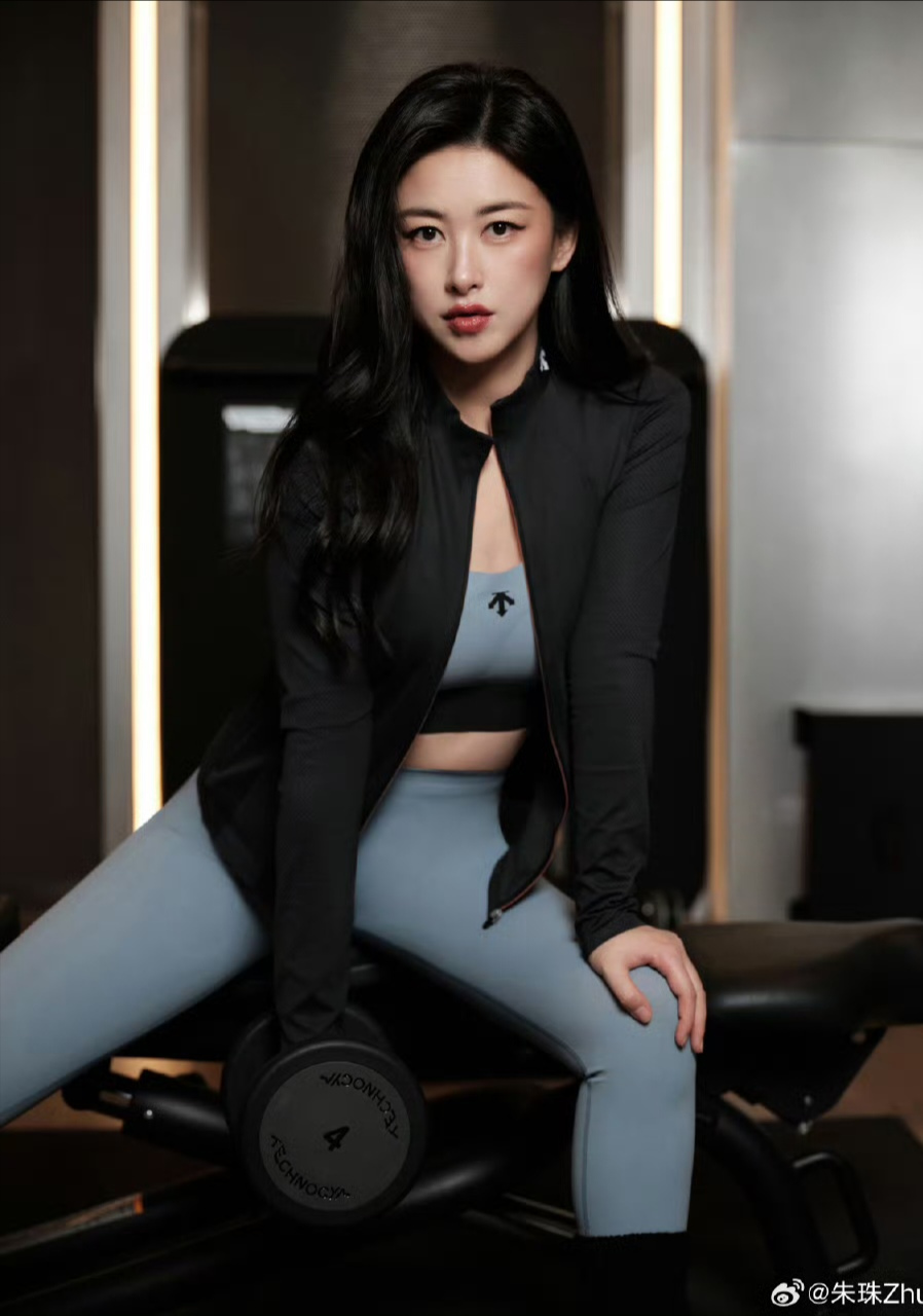 朱珠真的超美的, 每天还在坚持打卡运动!