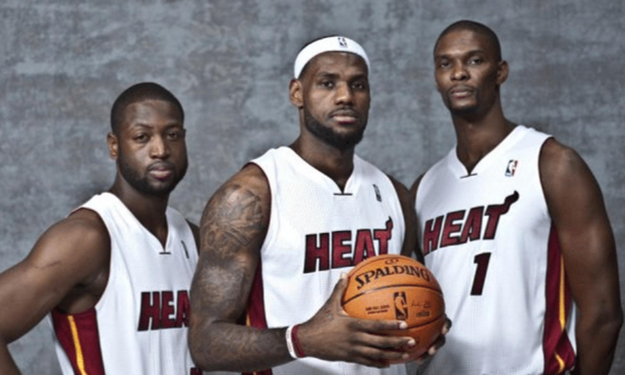 为什么11年热火三巨头詹姆斯表现不够好,原因很简单韦德不放权?