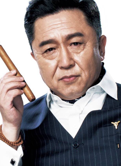 于谦现身北京自家马场,整个人衰老了许多,金钱难抵时光无情