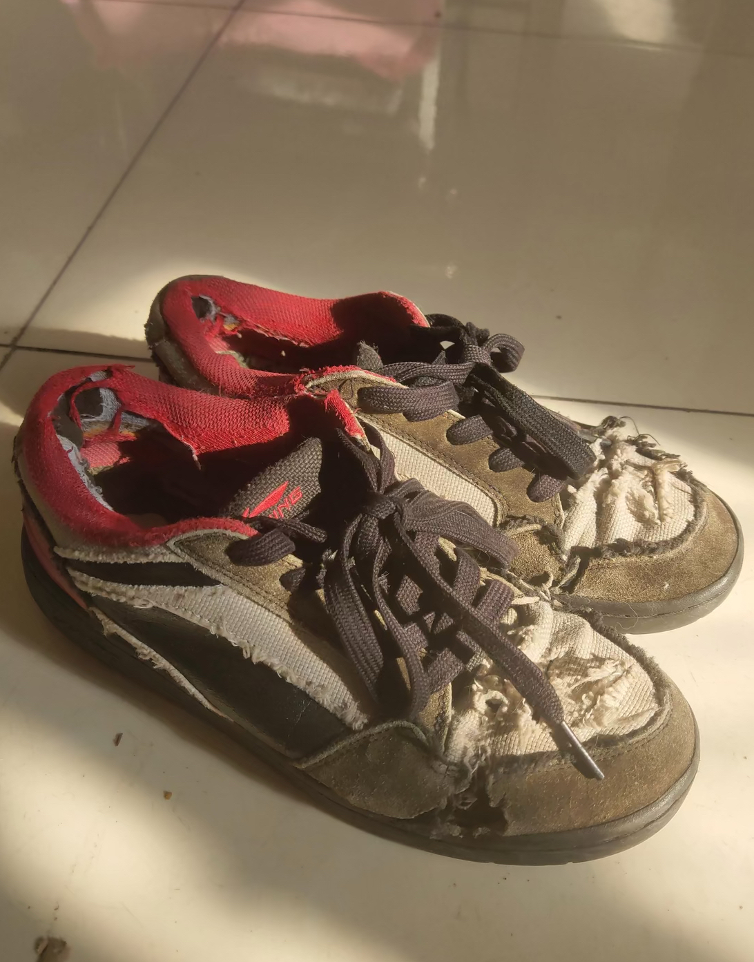 一双穿了10年的鞋子!