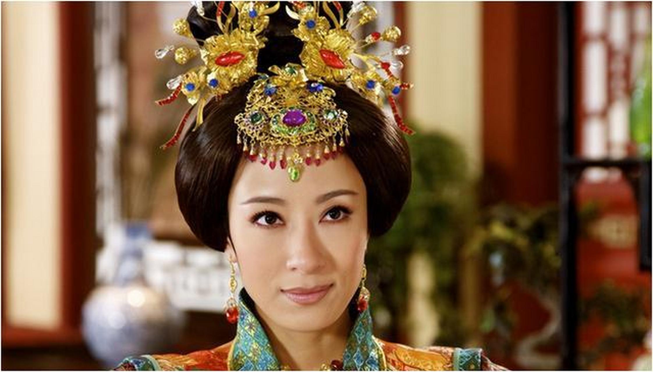 明宪宗皇帝朱见深因感情专一未生子,后遇宫女纪氏生子朱佑樘.