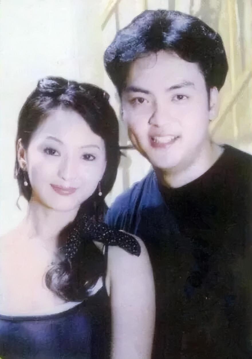 回顾朱宏嘉和刘丹不是恋人为她扫墓寄托哀思如今结婚生子