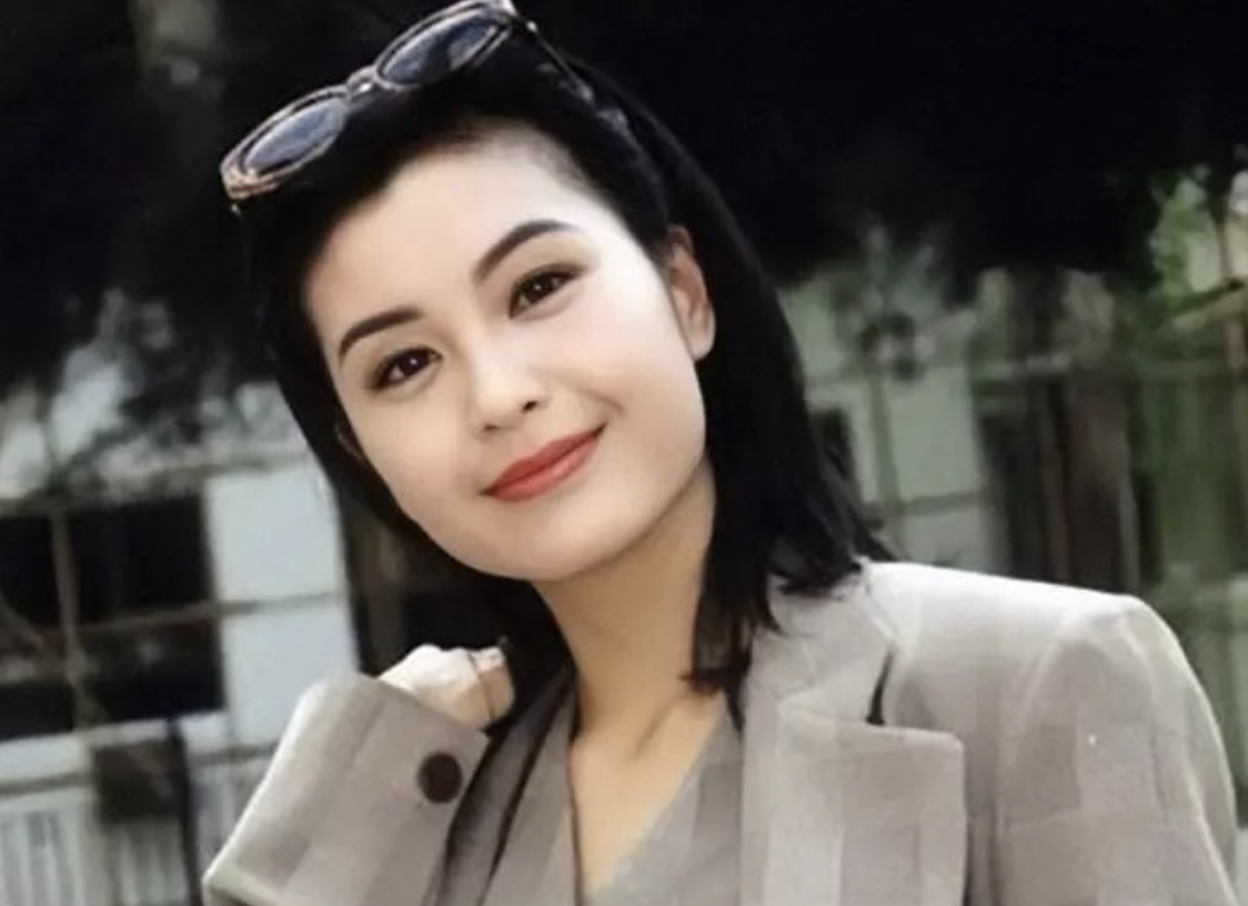 回顾演员伍咏薇结婚13天丈夫去世21岁成寡妇如今苦尽甘来