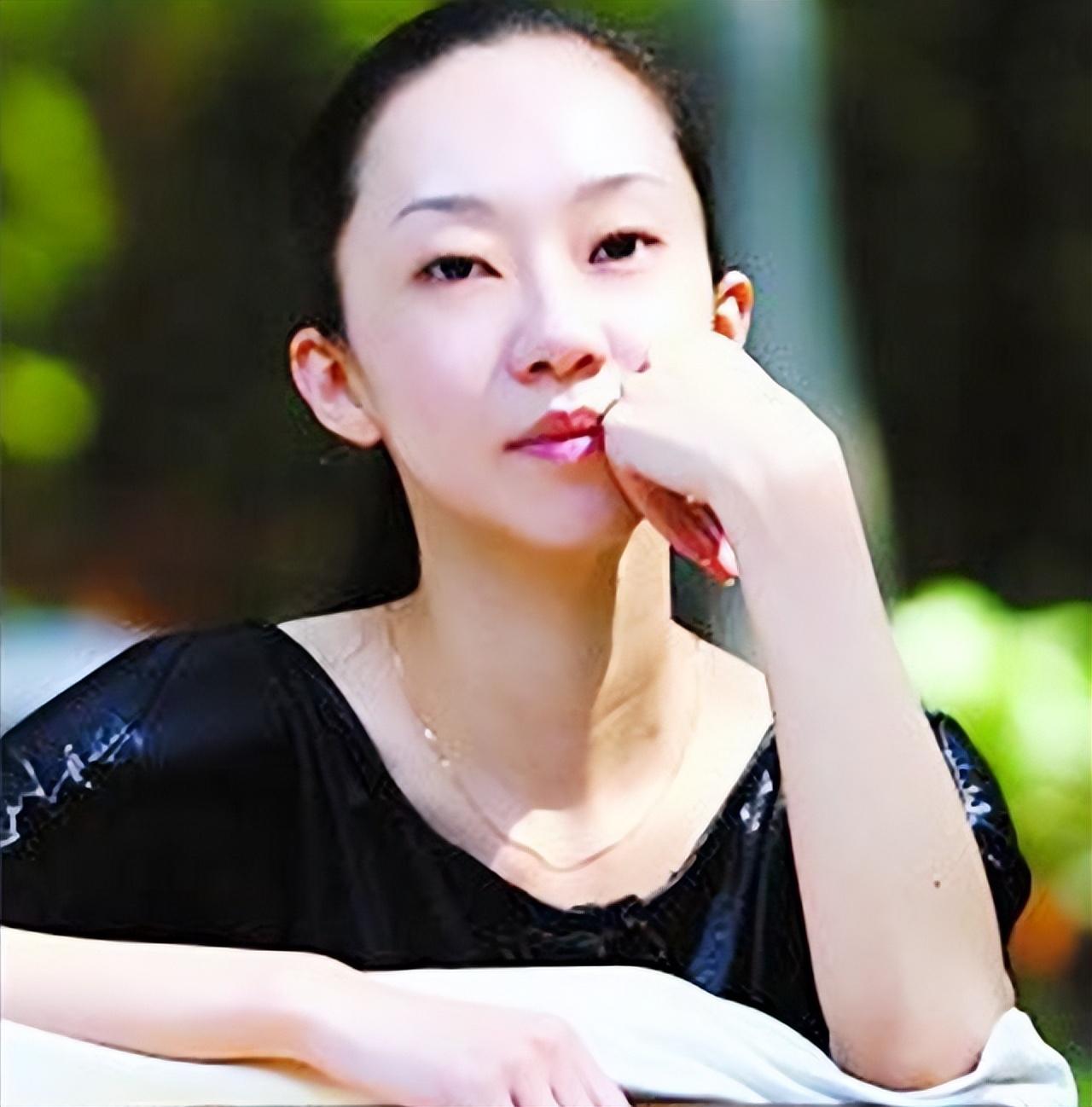 回顾侯耀文女儿侯瓒状告侯耀华怨恨父亲14年郭德纲成为亲人