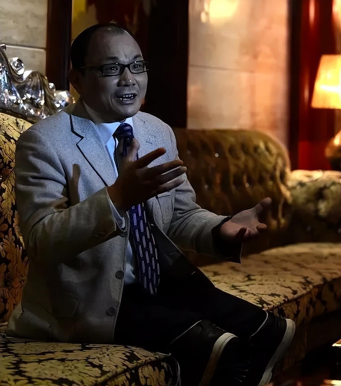 他本想听取老婆的劝告开始收手,不料到了年底,尧建云的饭店却失了火