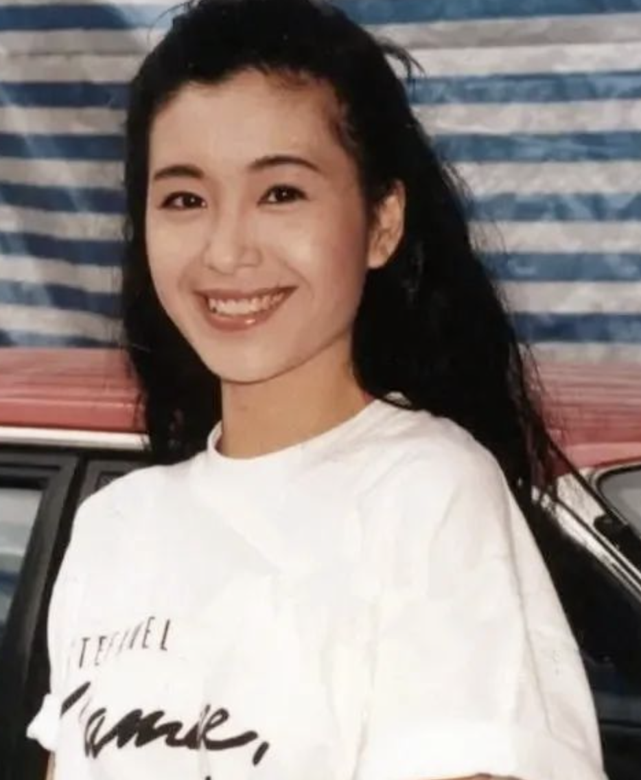 回顾演员伍咏薇结婚13天丈夫去世21岁成寡妇如今苦尽甘来