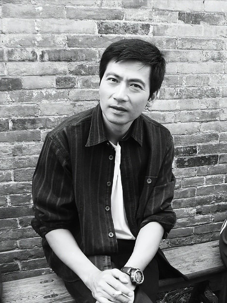 陆剑民和胡月的感情一直是低调而又幸福,两人很少在公众面前秀恩爱.