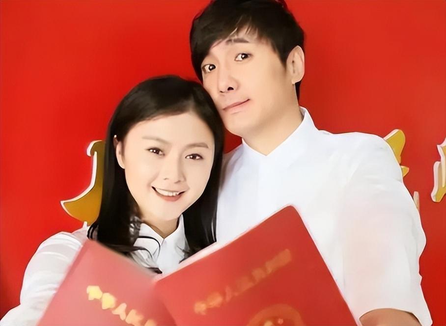 "在被问及当初为什么迟迟不愿意结婚时,沈腾这样为自己辩解道.