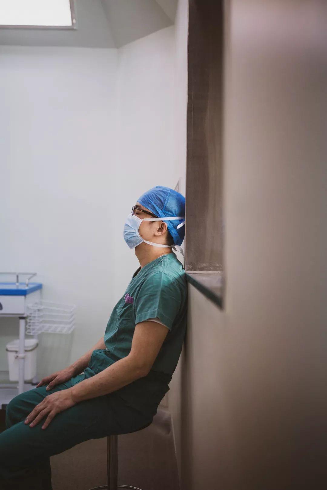 回顾妇产科男医生刘淼从不受信任到妇女之友21年见证人情冷暖