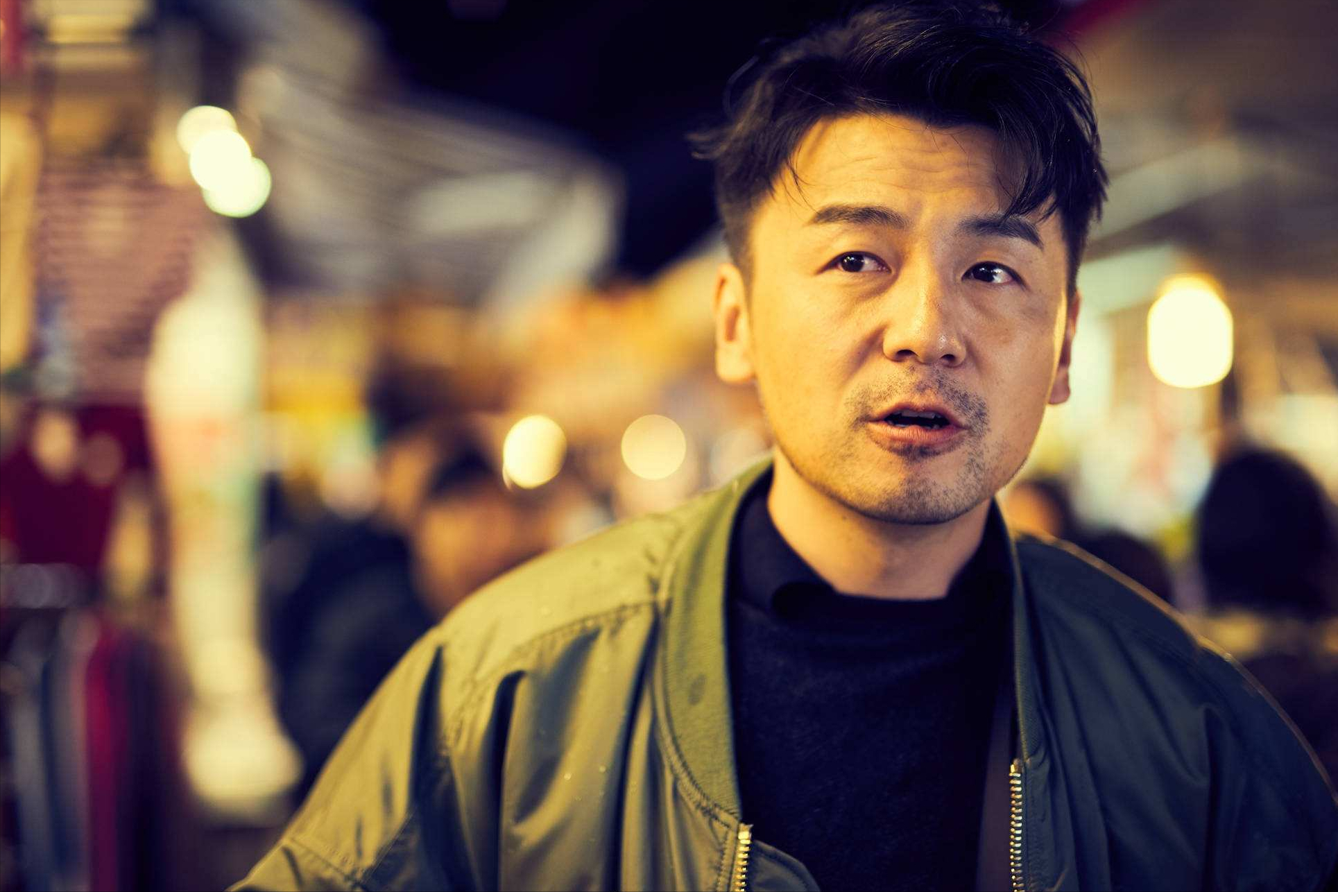 回顾雷佳音因初恋女友15岁辍学与大学同学结婚育有一女太幸福