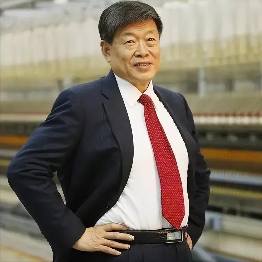 回顾山东首富让16万员工每人一套房自己却用200元的手机为啥