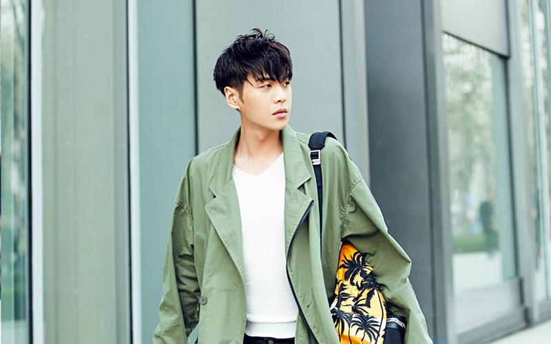 回顾张若昀缺失的亲情童年很苦涩自己的伤痛被唐艺昕治愈