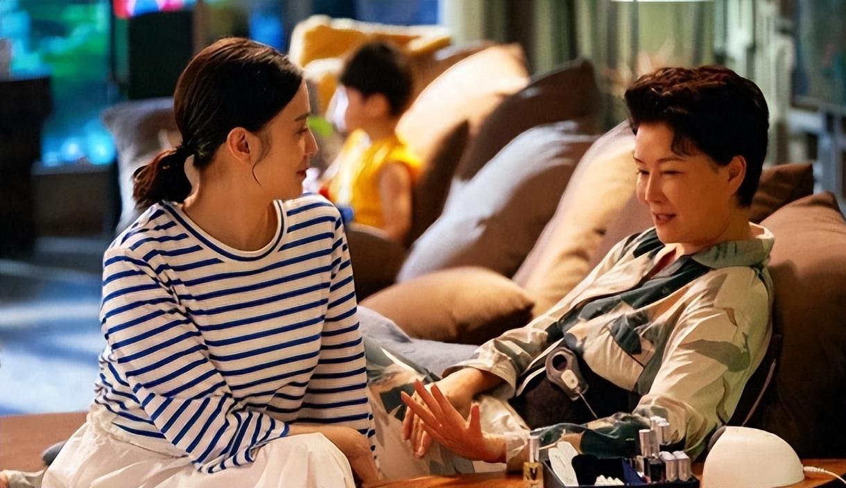 回顾国民妈妈朱茵自己婚姻失败对女儿有愧疚老年终获幸福