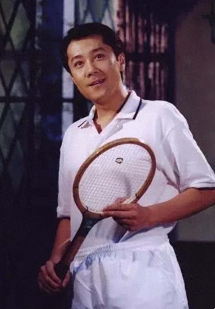 蔡国庆还在中央戏剧学院就读时,就喜欢上了温柔似水的薛白.