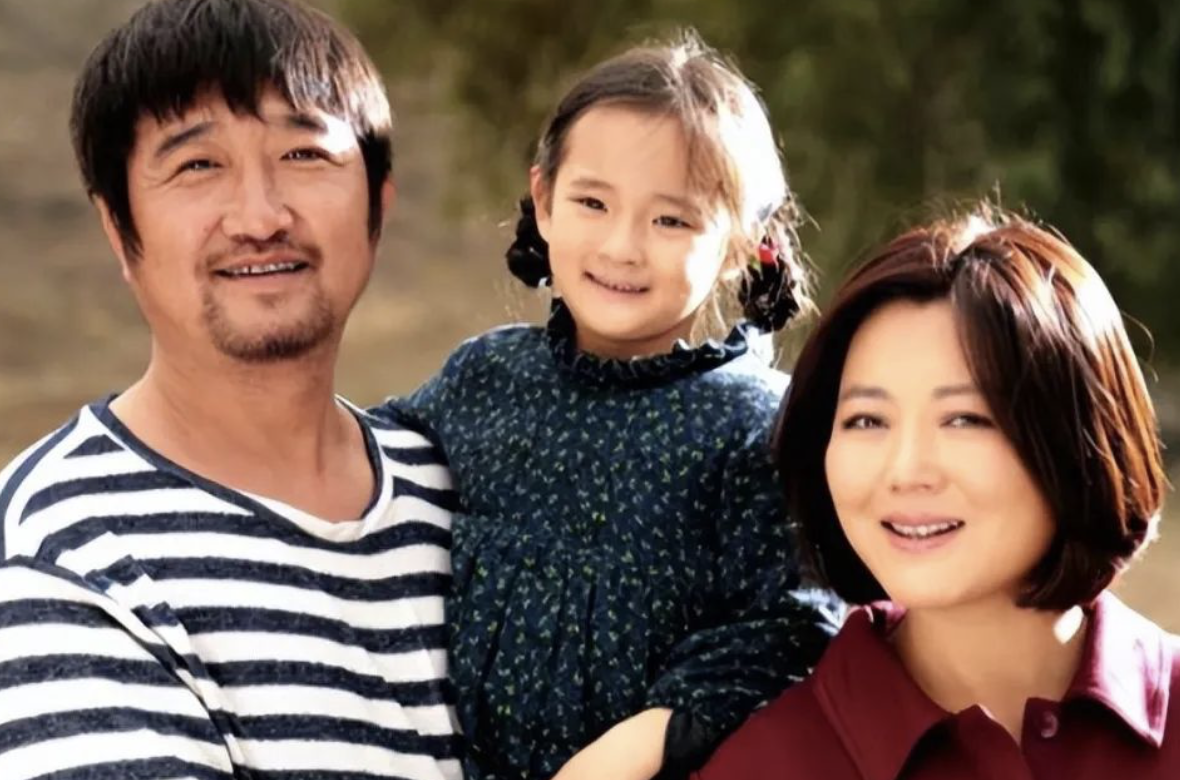 回顾演员王茜华被梅婷抢了角色高龄生子二婚丈夫将她宠成宝