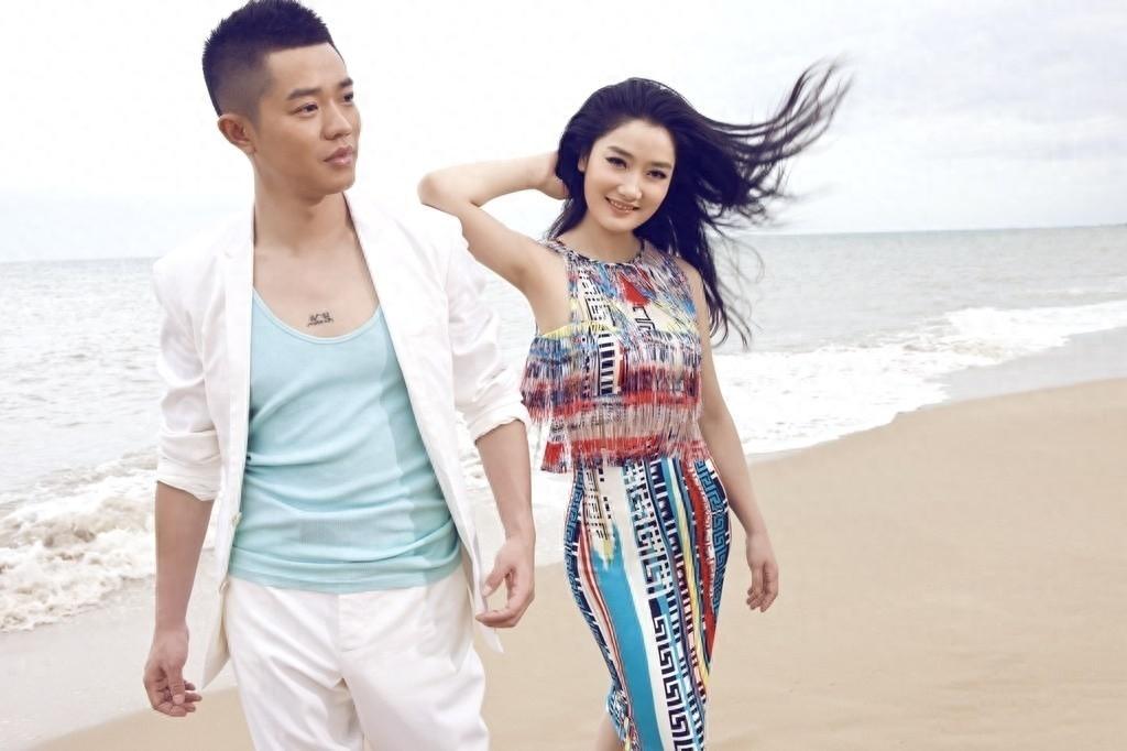 回顾玲花我结婚曾毅大哭曾毅结婚我大醉我俩视彼此为亲人