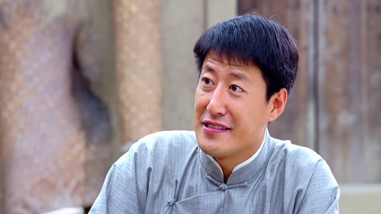 回顾于震二婚娶小13岁娇妻婚后连生三胎如今一家五口其乐融融