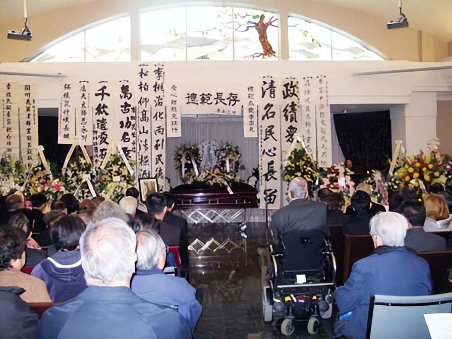 患者曾是一个家庭和单位的支柱,所以他自杀的消息才会让很多人错愕