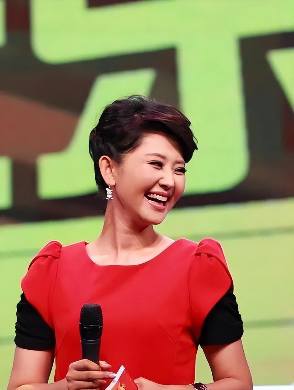 方琼和丈夫杨杨之间有8岁的年龄差,但这并没有影响两人之间的感情.