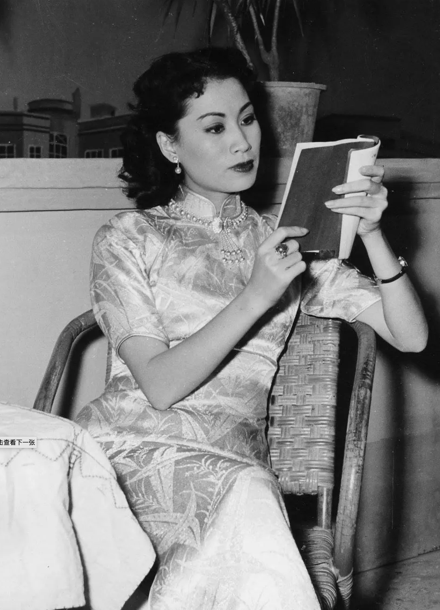 1948年元旦,黄宗英与赵丹结了婚,开启了自己的第三段婚姻生活.