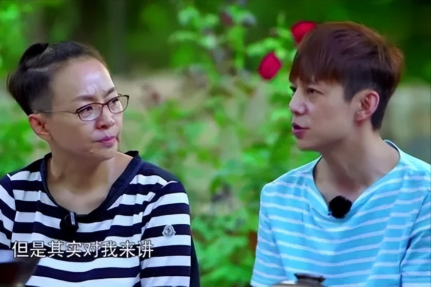 回顾62岁宋丹丹近照头发稀疏唇色苍白与当初的白云不一样了