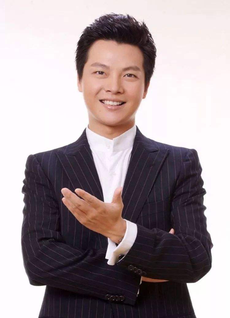 回顾一哥任鲁豫娶富二代豪门妻子高龄给他生二胎成人生赢家