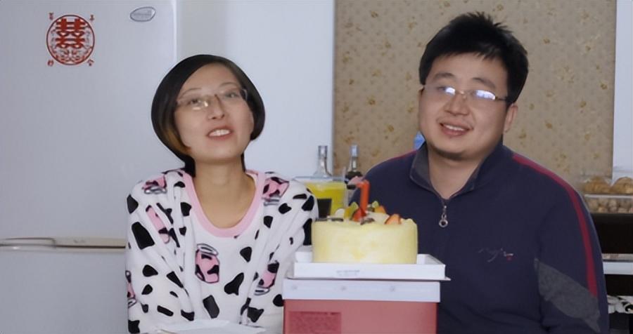 2015年26岁癌症晚期孕妇冒死为丈夫生子去世4年后丈夫再婚了