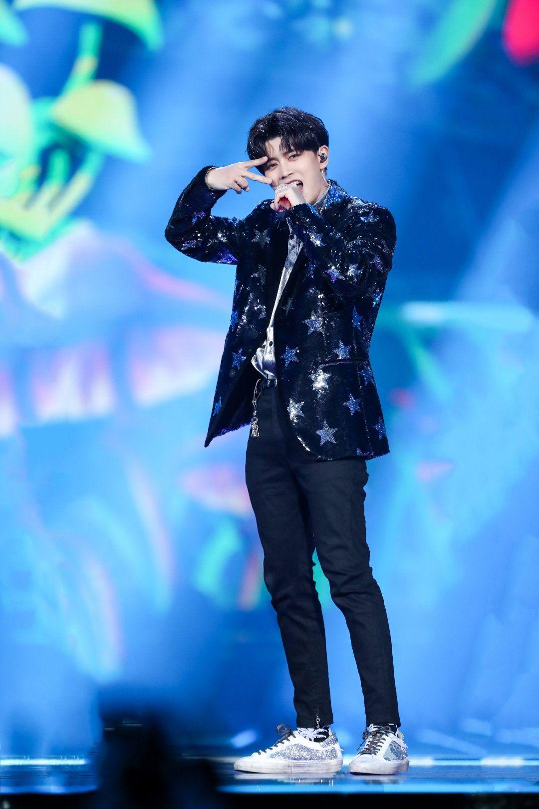 回顾任嘉伦即使一辈子不红我也不会抛弃陪伴了我11年的妻子聂欢