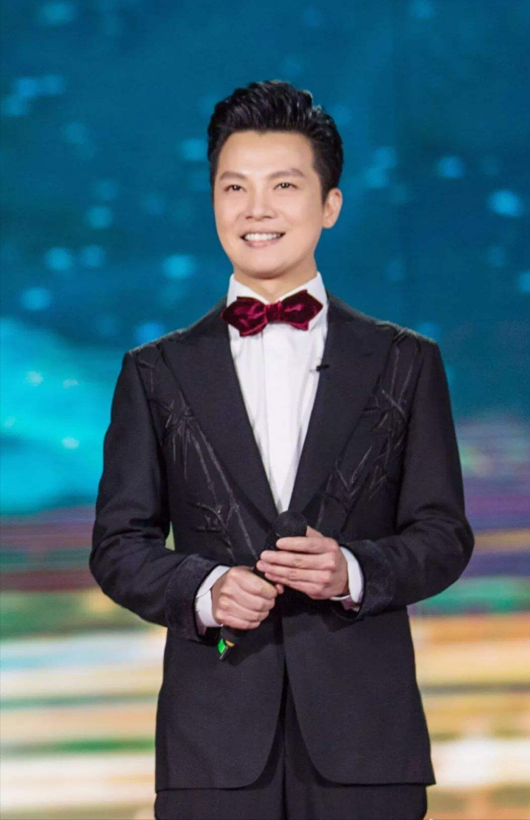 回顾一哥任鲁豫娶富二代豪门妻子高龄给他生二胎成人生赢家