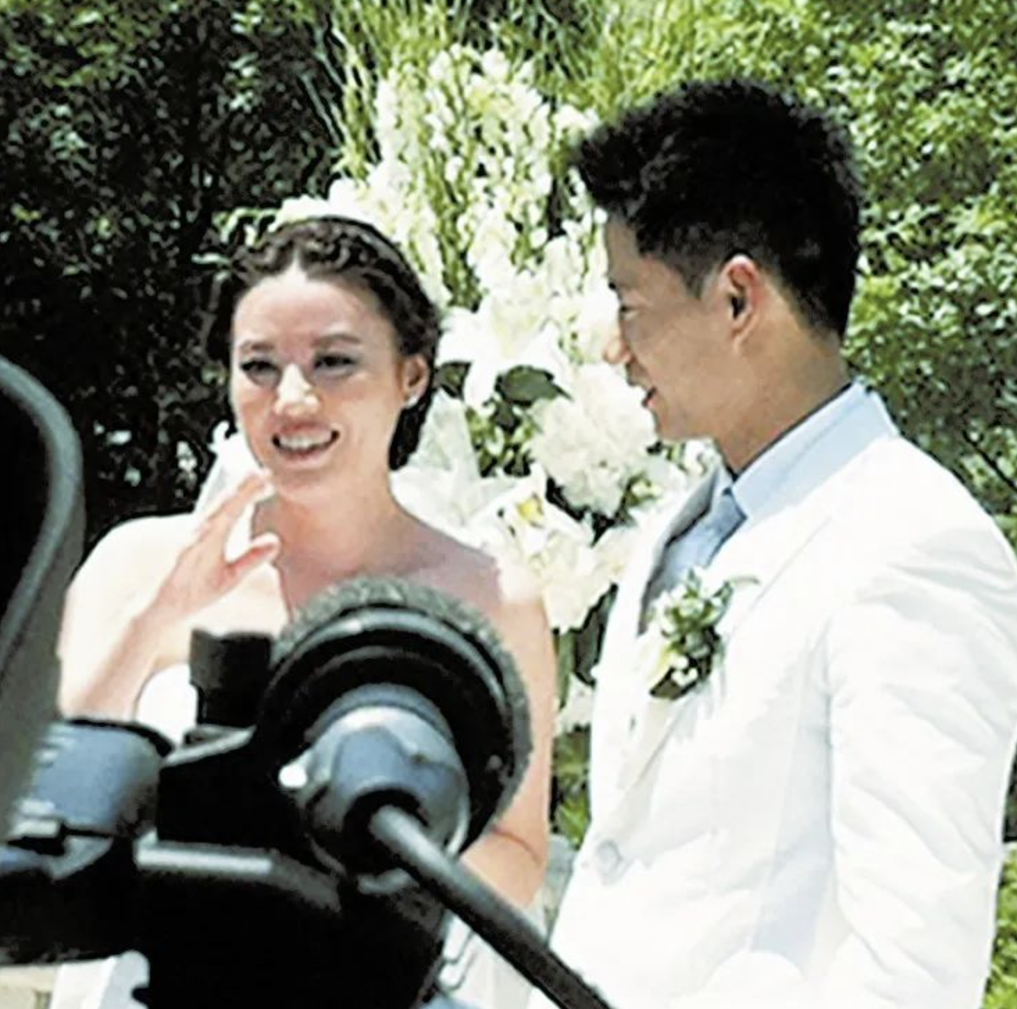 回顾段奕宏娶了日籍师妹为妻结婚11年无绯闻活成人生赢家