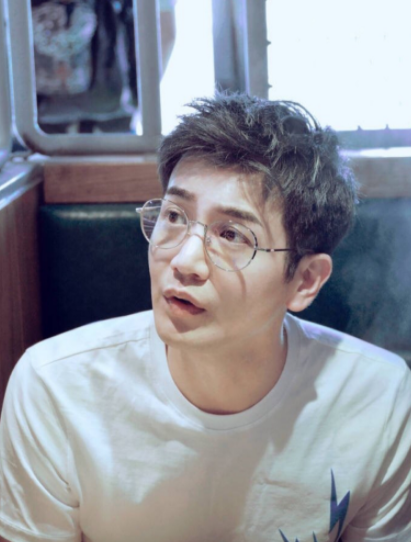 回顾张智尧入行25年无绯闻45岁仍单身是比花满楼还干净的男人