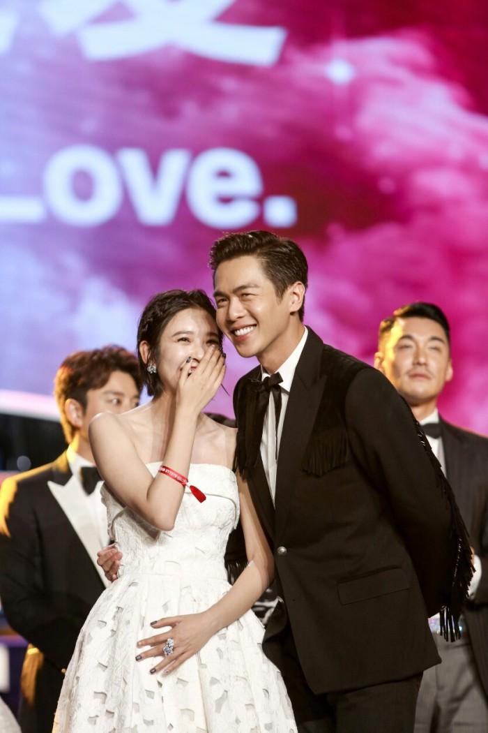 回顾张若昀:缺失的亲情,童年很苦涩,自己的伤痛被唐艺昕治愈