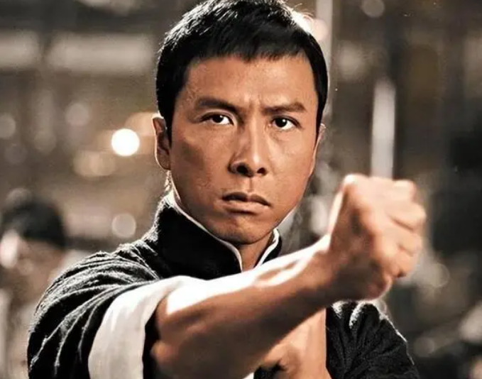 甄子丹是一位来自香港的演员,相信大家对他并不陌生.