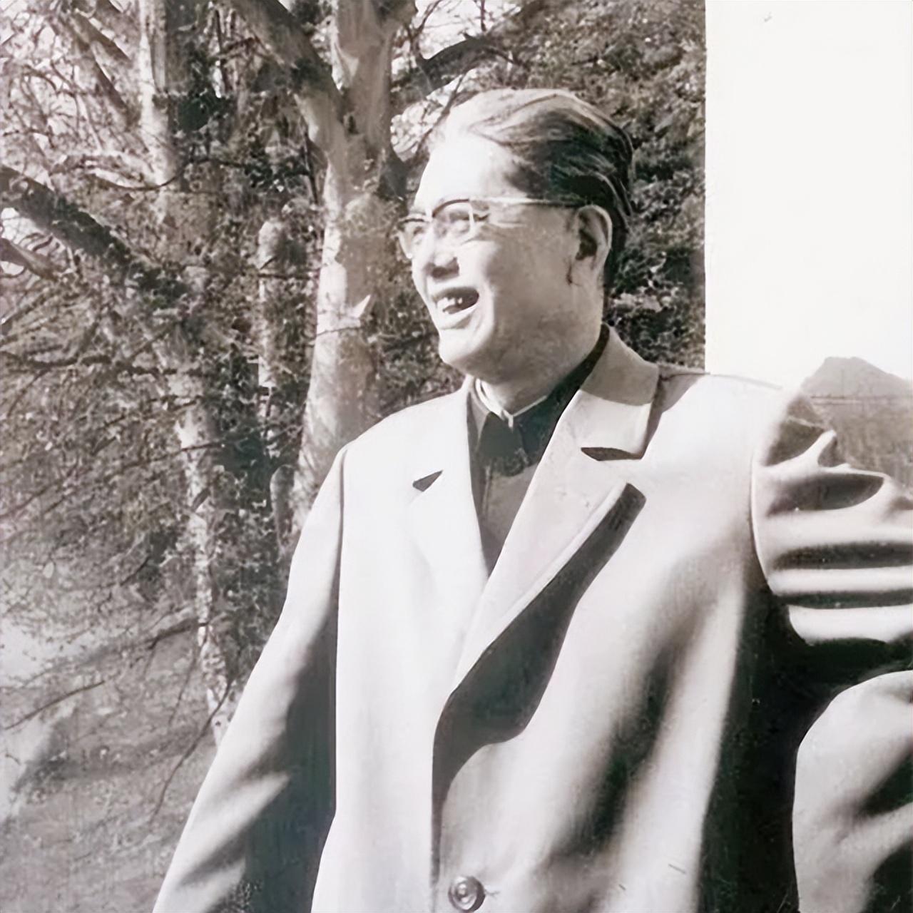 被载入历史的"乔的笑"