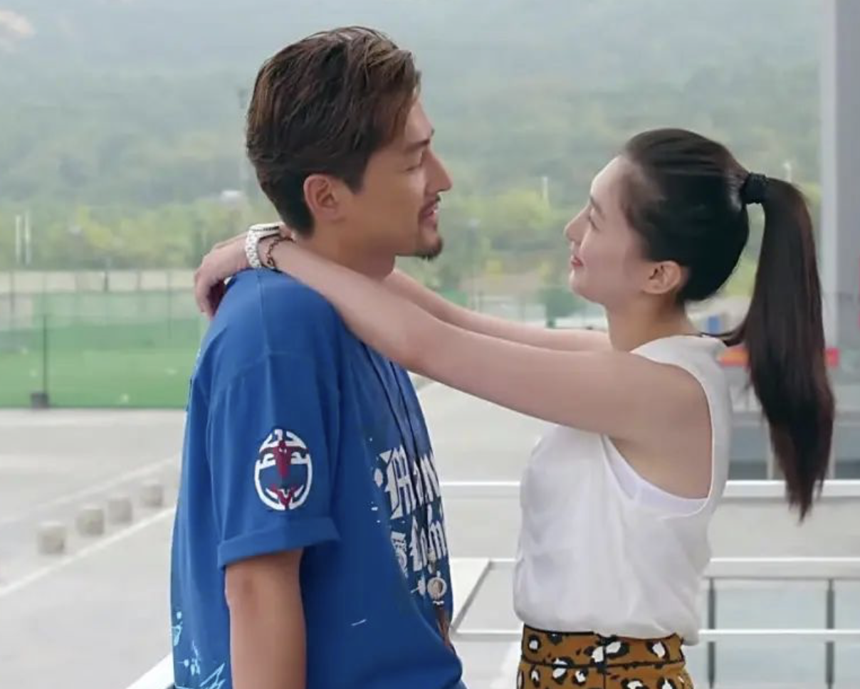 回顾江疏影曾有社交恐惧症与胡歌分手7年她活更加自信洒脱